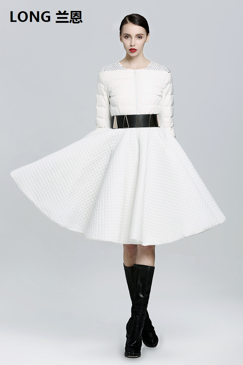 蘭恩女裝 詮釋優(yōu)雅與時(shí)尚的完美融合
